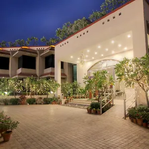The Claremont & Convention Centre *** New Delhi