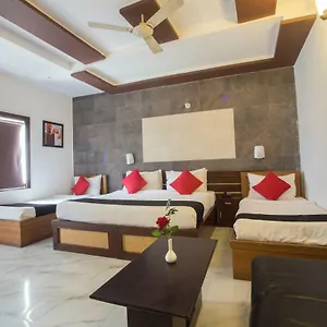 https://optimum-tara-palace.agrahotelsindia.net